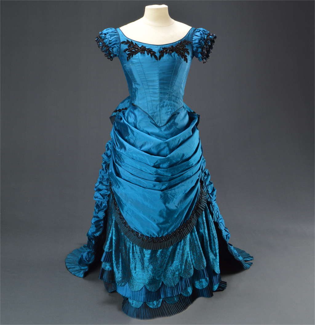 Filminterview mit dem Vampir C – Evening Gown Bewertung und Preis