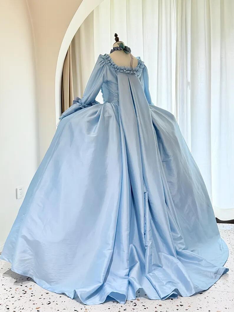 Rokoko-Kleid aus dem 18. Jahrh – Evening Gown Bewertung und Preis